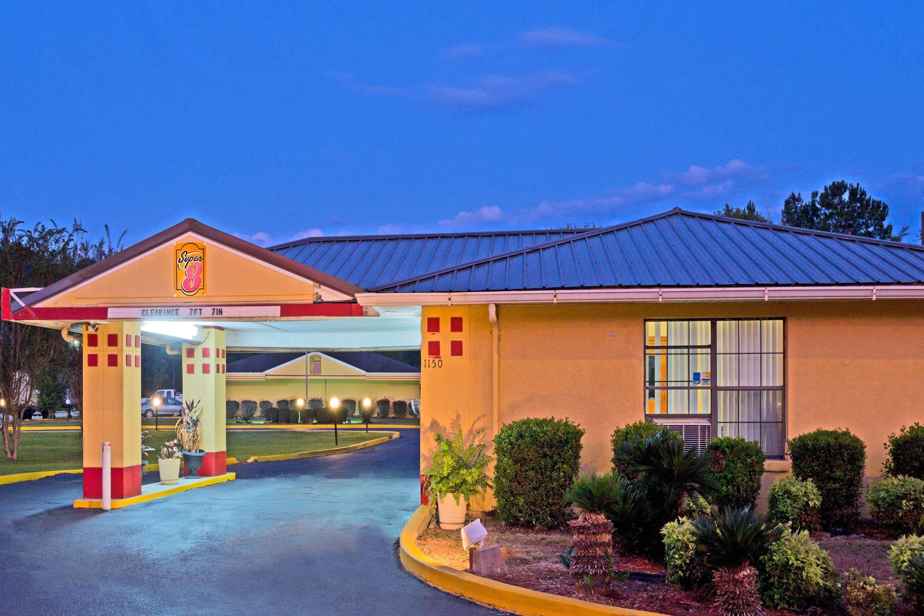 Super 8 By Wyndham Chipley Exterior foto